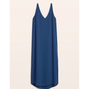 Aritzia - Babaton maxi dress